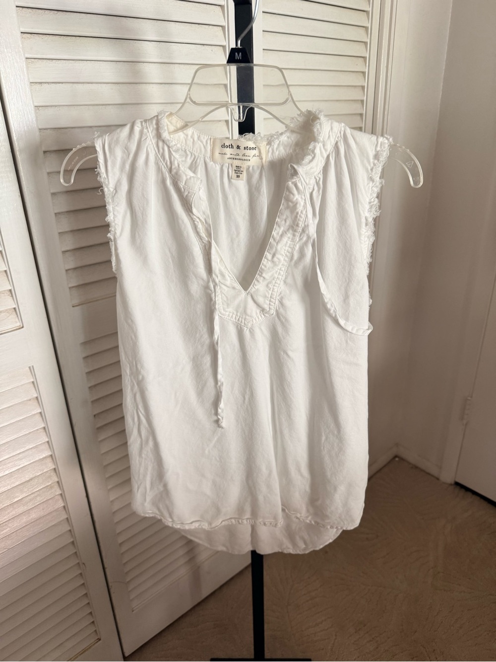 cloth & stone White Sleeveless V-Neck Ruffle-Trim Blouse